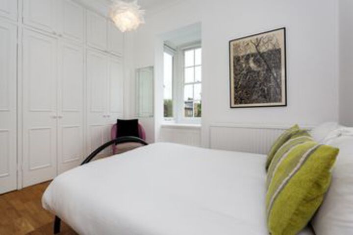 Room 10 of 15