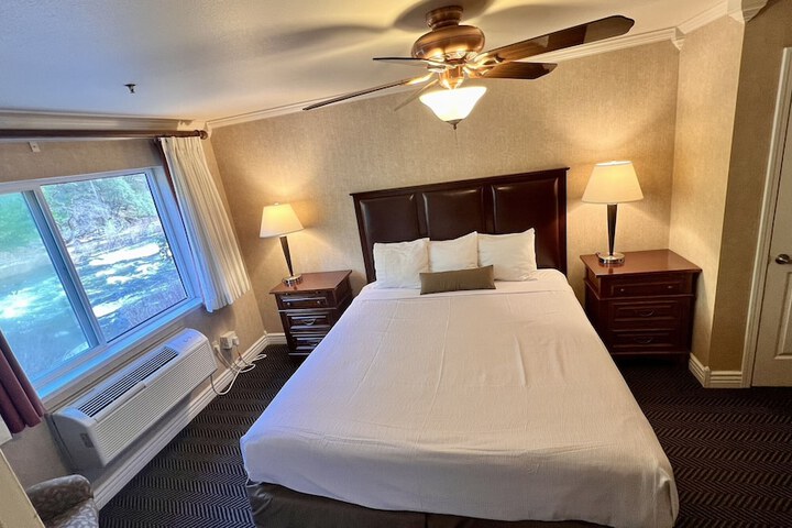 Room 26 of 81
