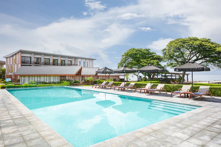 Pools & Facilities