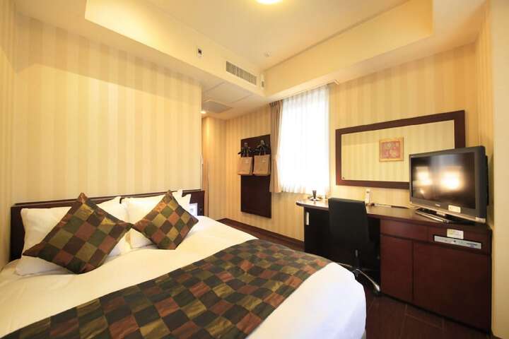 Room 12 of 42