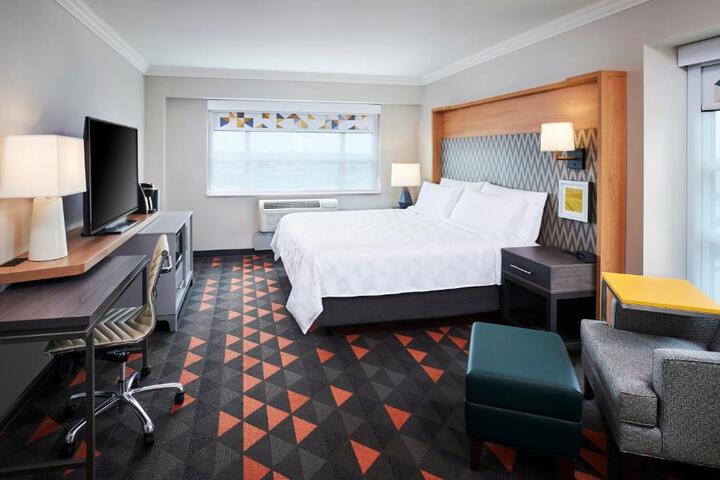 Standard King Bed Accessible (3 of 11)