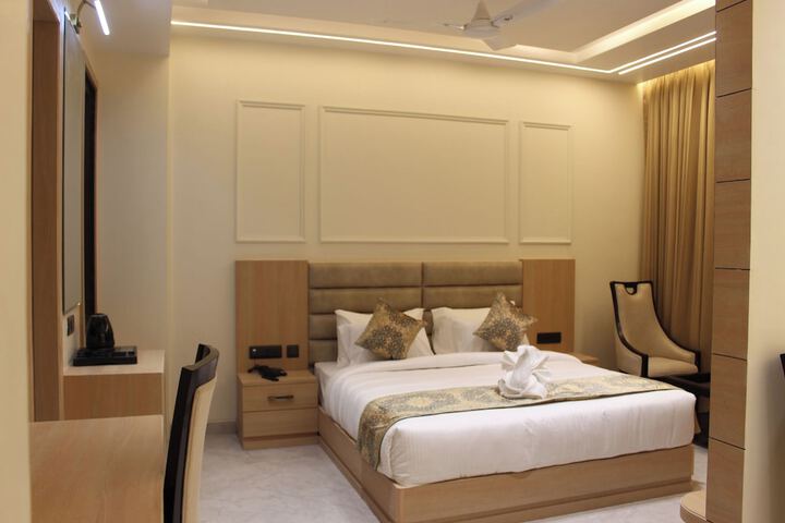Room 30 of 77