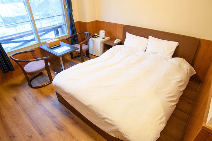 Room 7 of 19