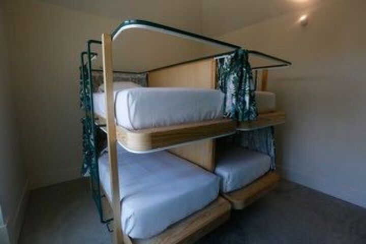 Room 47 of 119