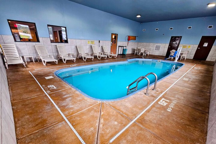 Pool 10 of 14