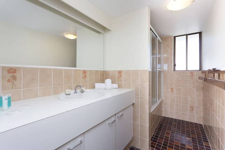 Room 27 of 53