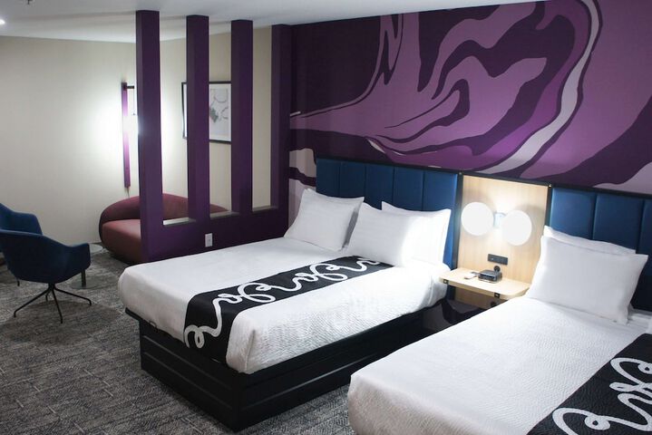 Room 9 of 13