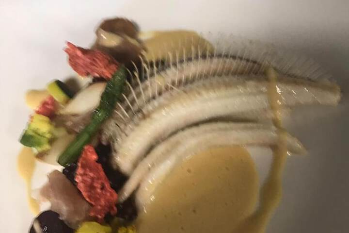 Dining 30 of 48