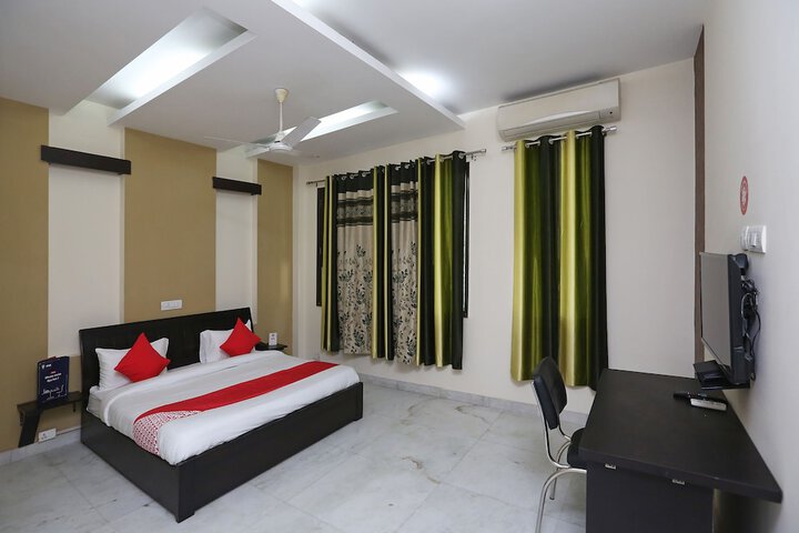 Room 6 of 20