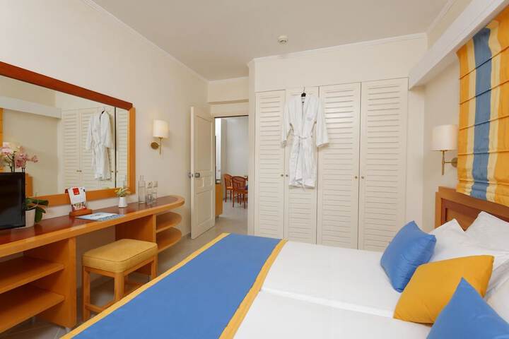 Room 16 of 209