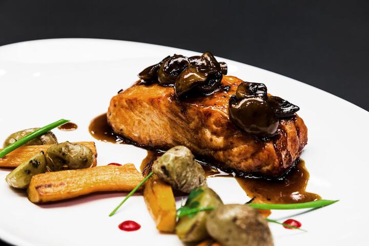 Dining 48 of 64