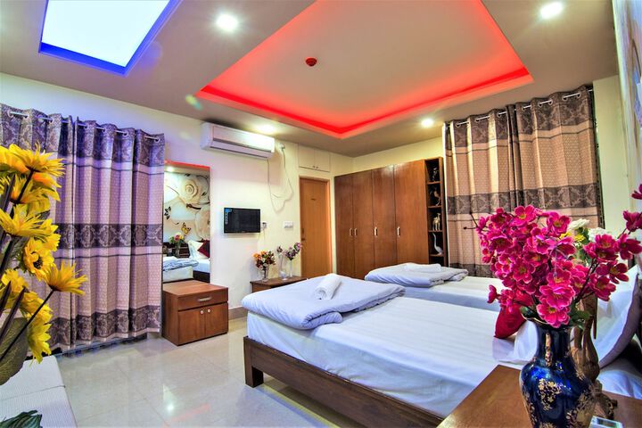 Room 4 of 11