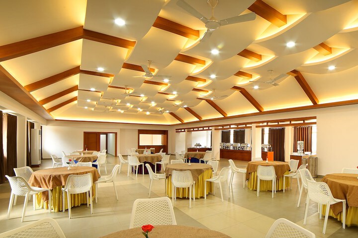 Ballroom/Hall 40 of 53