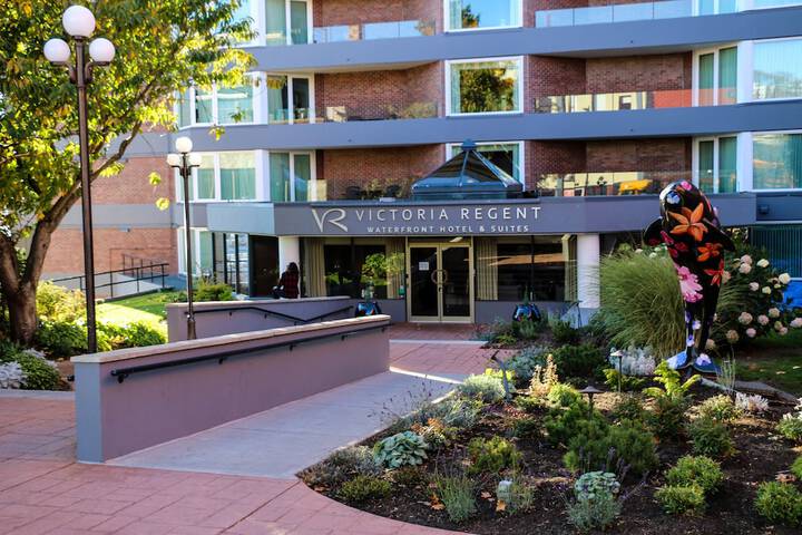 Hotel Exterior 64 of 88