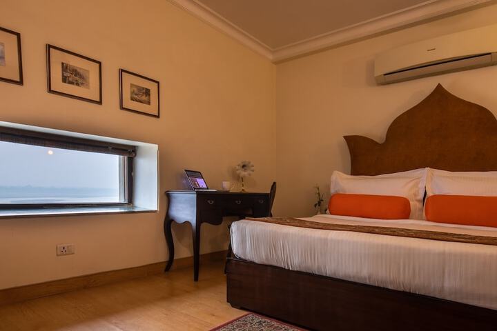 Room 14 of 85