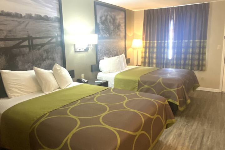 2 Queen Beds (4 of 5)
