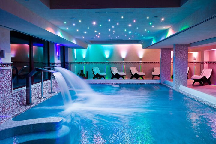 Pool Hotel