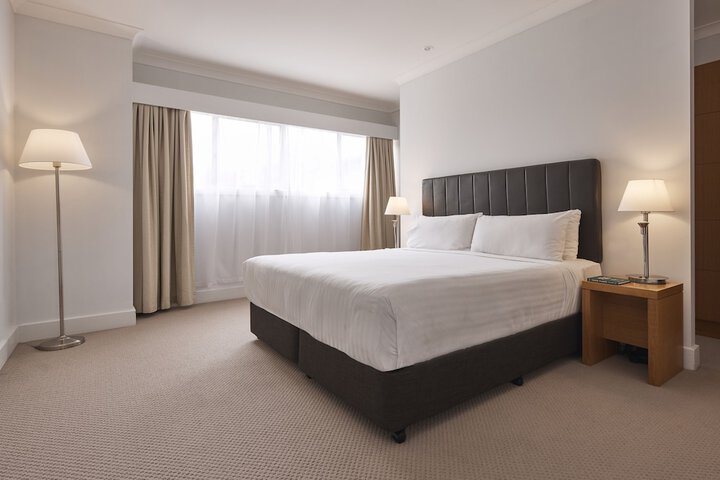 Room 15 of 102