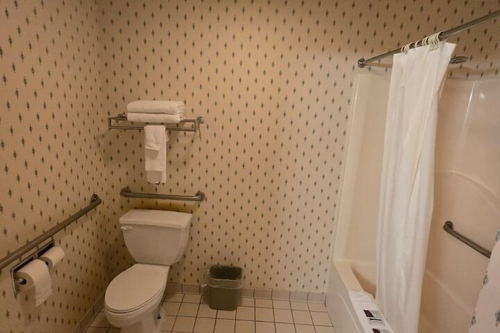Room 21 of 35