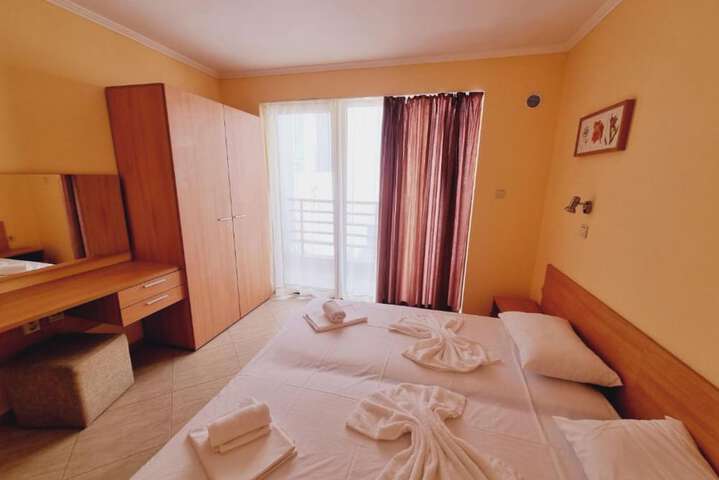 Room 30 of 137