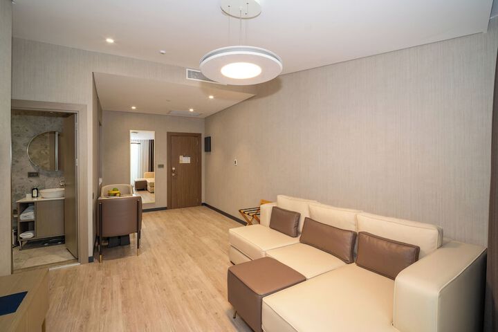 Room 50 of 170