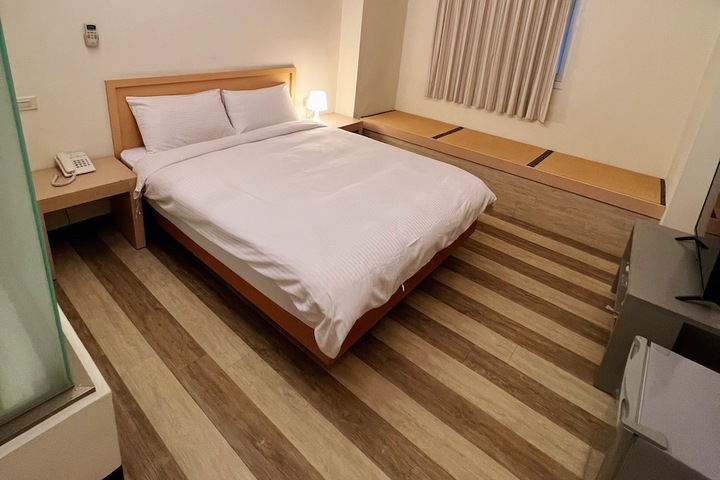 Room 18 of 53