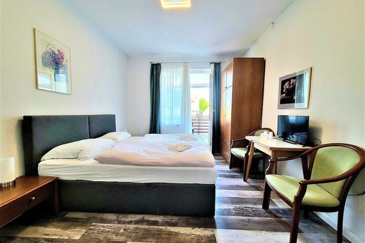 Room 12 of 39