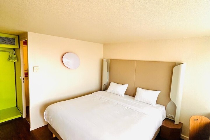 Room 20 of 76