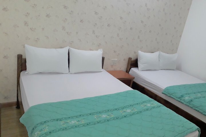 Room 6 of 37