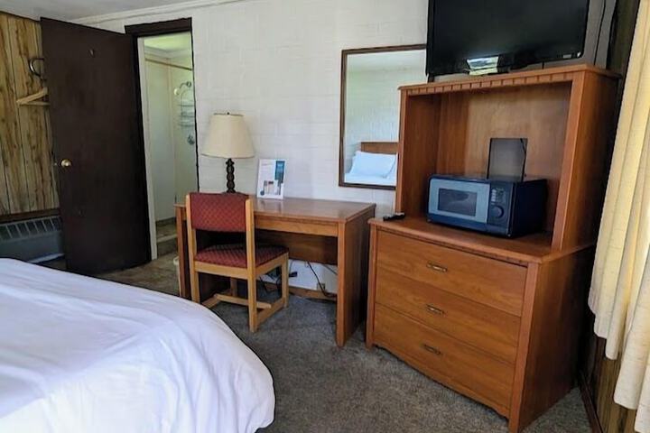 Room 3 of 27
