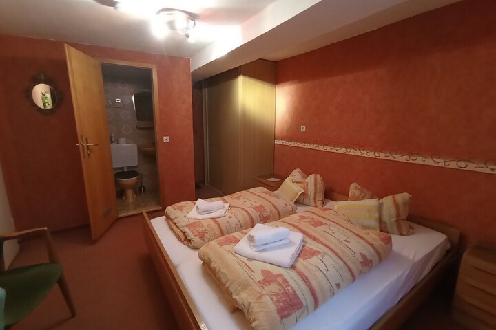 Room 3 of 31