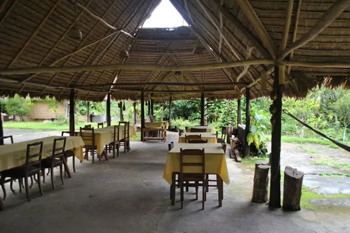 Dining 4 of 7