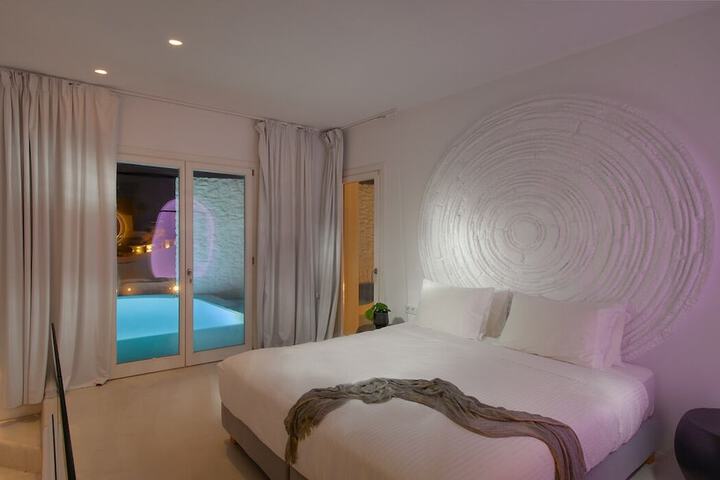 Room 30 of 115
