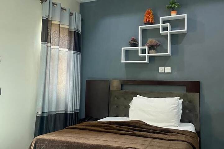 Room 6 of 51