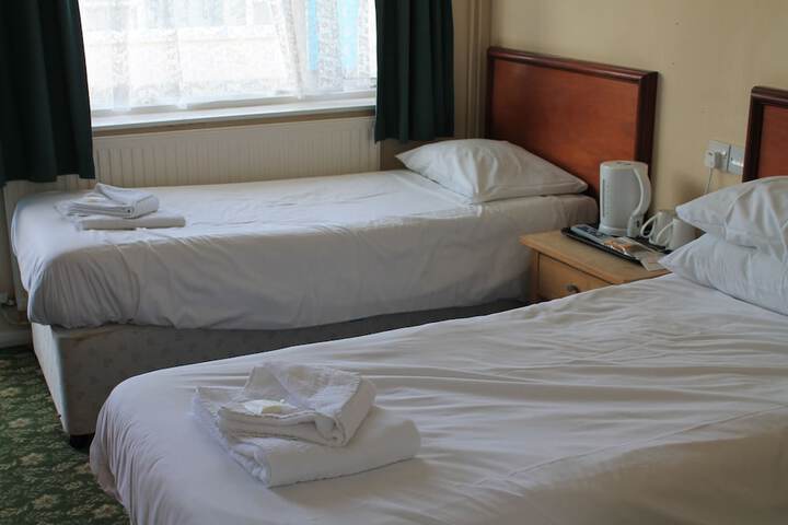 Room 9 of 42