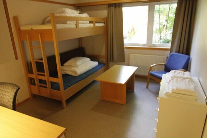 Room 21 of 32