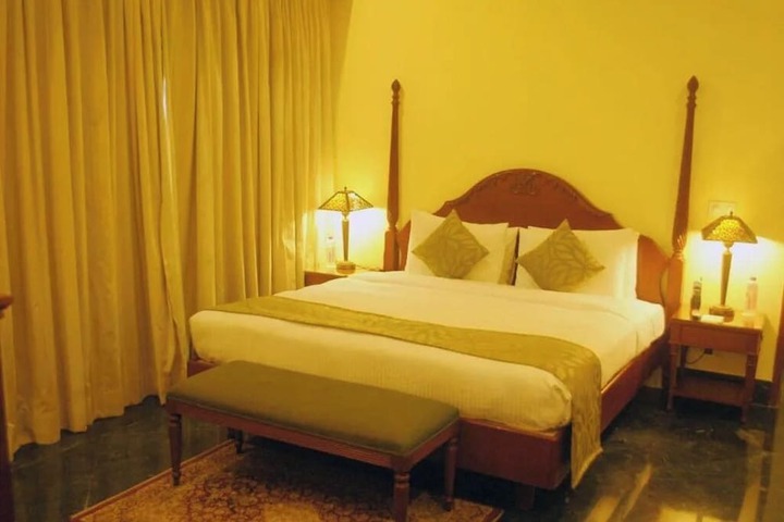 Room 10 of 35