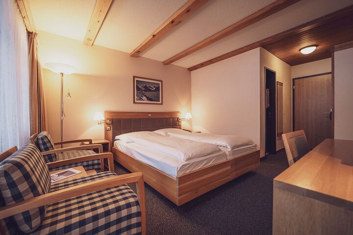 Room 9 of 35