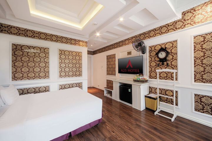 Room 12 of 22