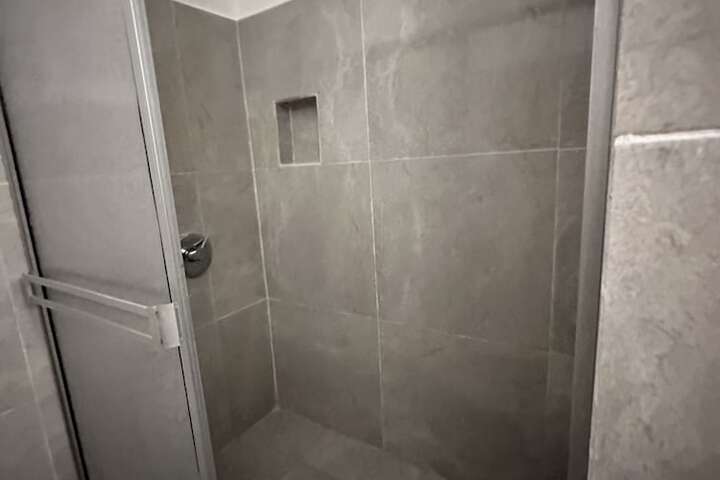 Room 48 of 65