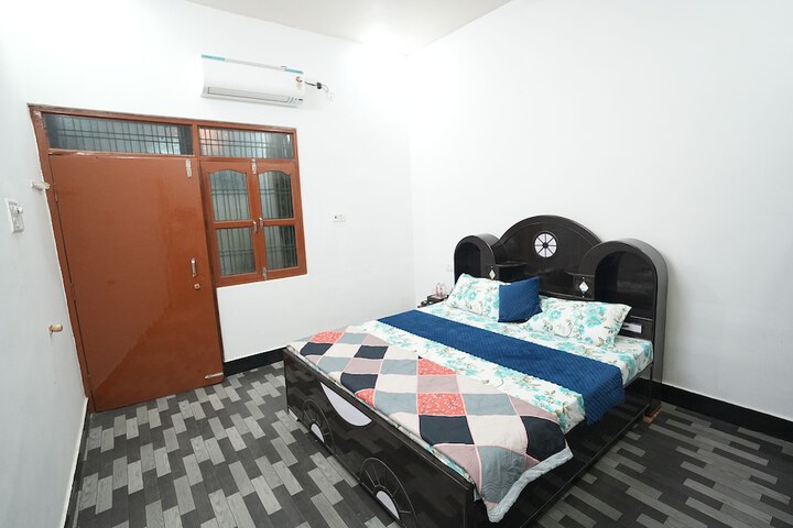 Room 8 of 14