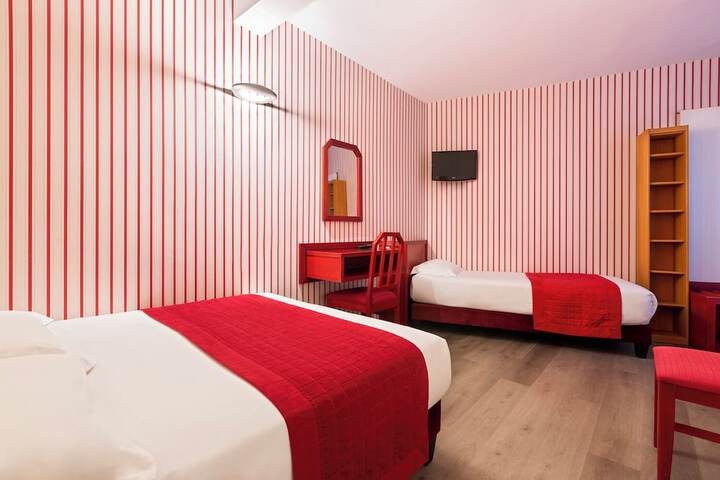 Room 10 of 22