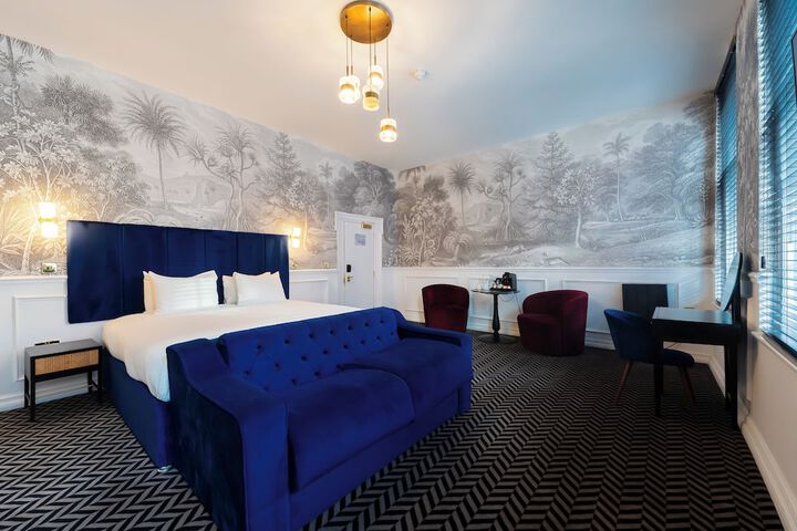 Room 27 of 37