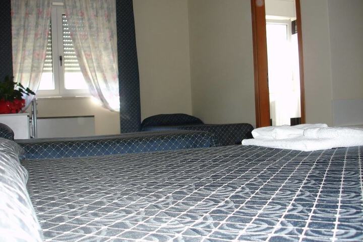Room 9 of 19