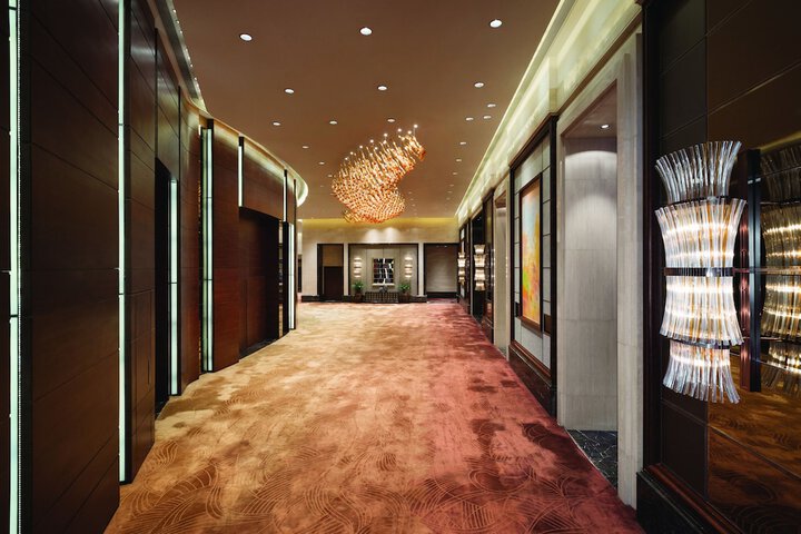 Ballroom/Hall 76 of 90