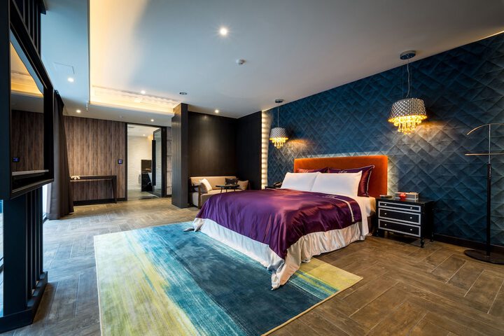 Room 2 of 13