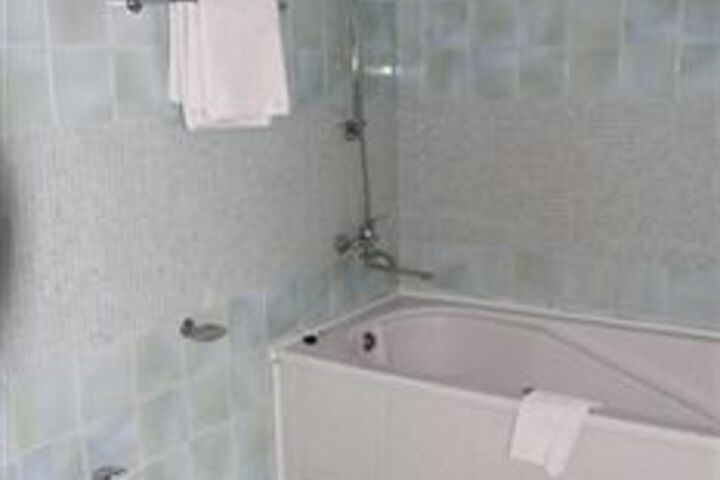 Room 3 of 25