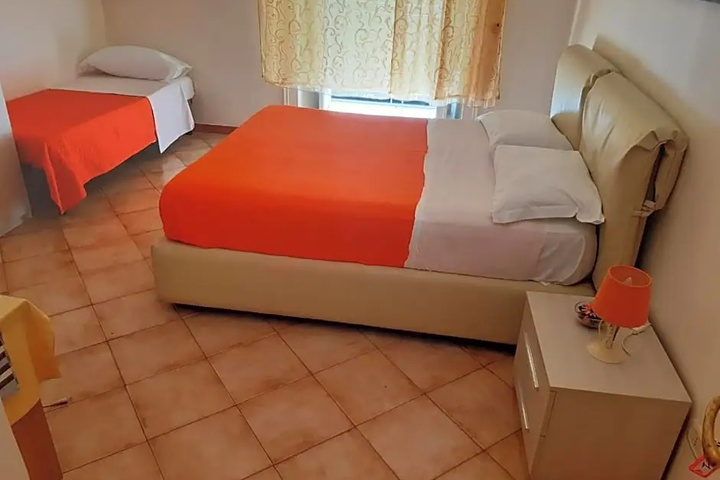Room 20 of 25