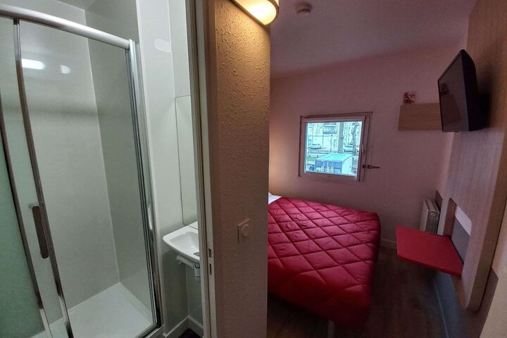 Room 7 of 39