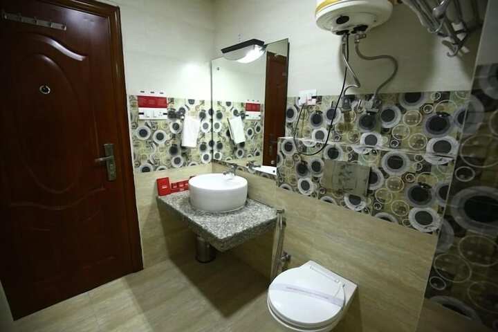 Room 25 of 42